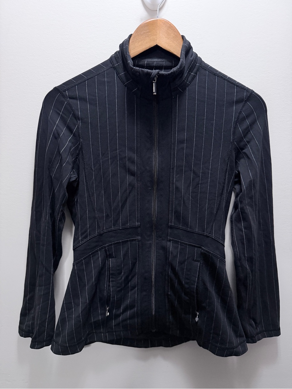 Rare Y2K lululemon athletica Black Pinstripe Zip Jacket Size 6 25x18